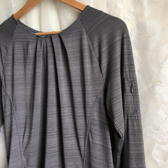 Athleta Long Sleeve Gray Top Shirt ZIP Pockets L - Picture 3 of 8